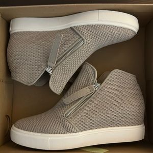 Steve Madden taupe platform sneaker